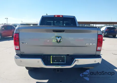 2020 Ram 1500 Classic Slt 4X4 6'4 Box z USA, uszkodzony, nr VIN 1C6RR7GT3LS100051